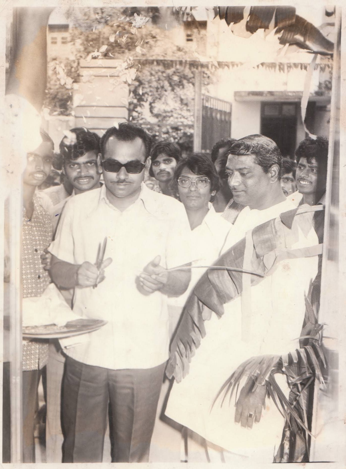 1976 - Store opening, ribbon cutting